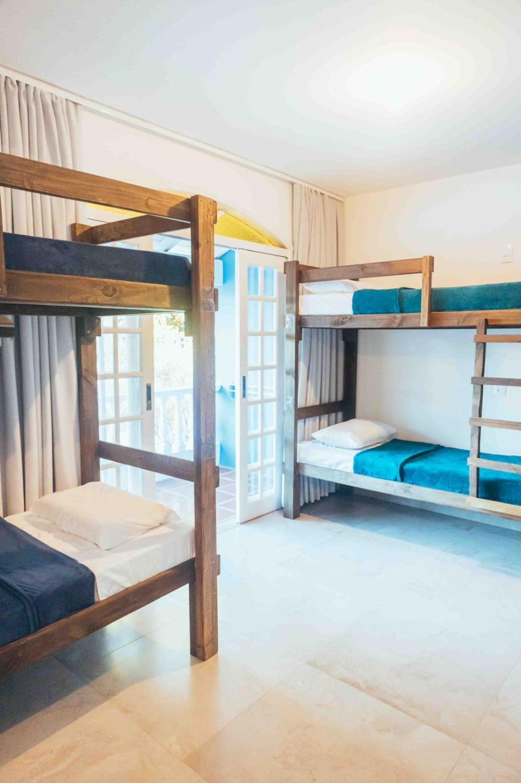 Sea Wolf Hostel - Lagoa Da Conceicao ฟลอเรียนอโปลิส ภายนอก รูปภาพ