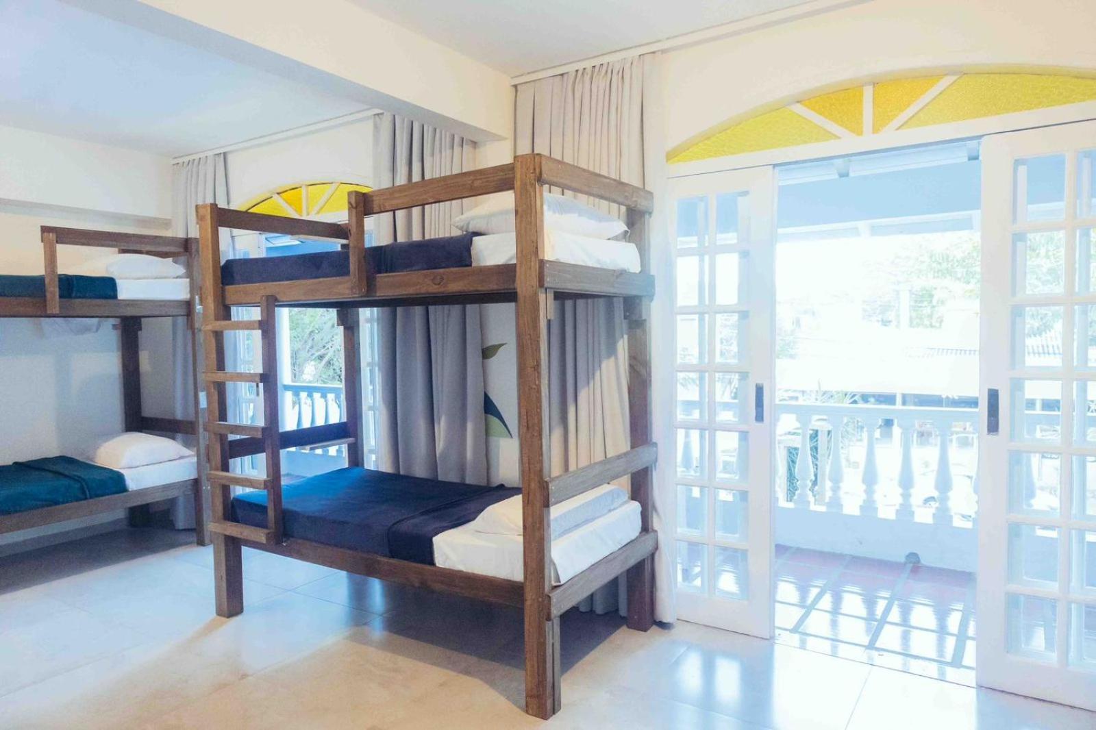 Sea Wolf Hostel - Lagoa Da Conceicao ฟลอเรียนอโปลิส ภายนอก รูปภาพ